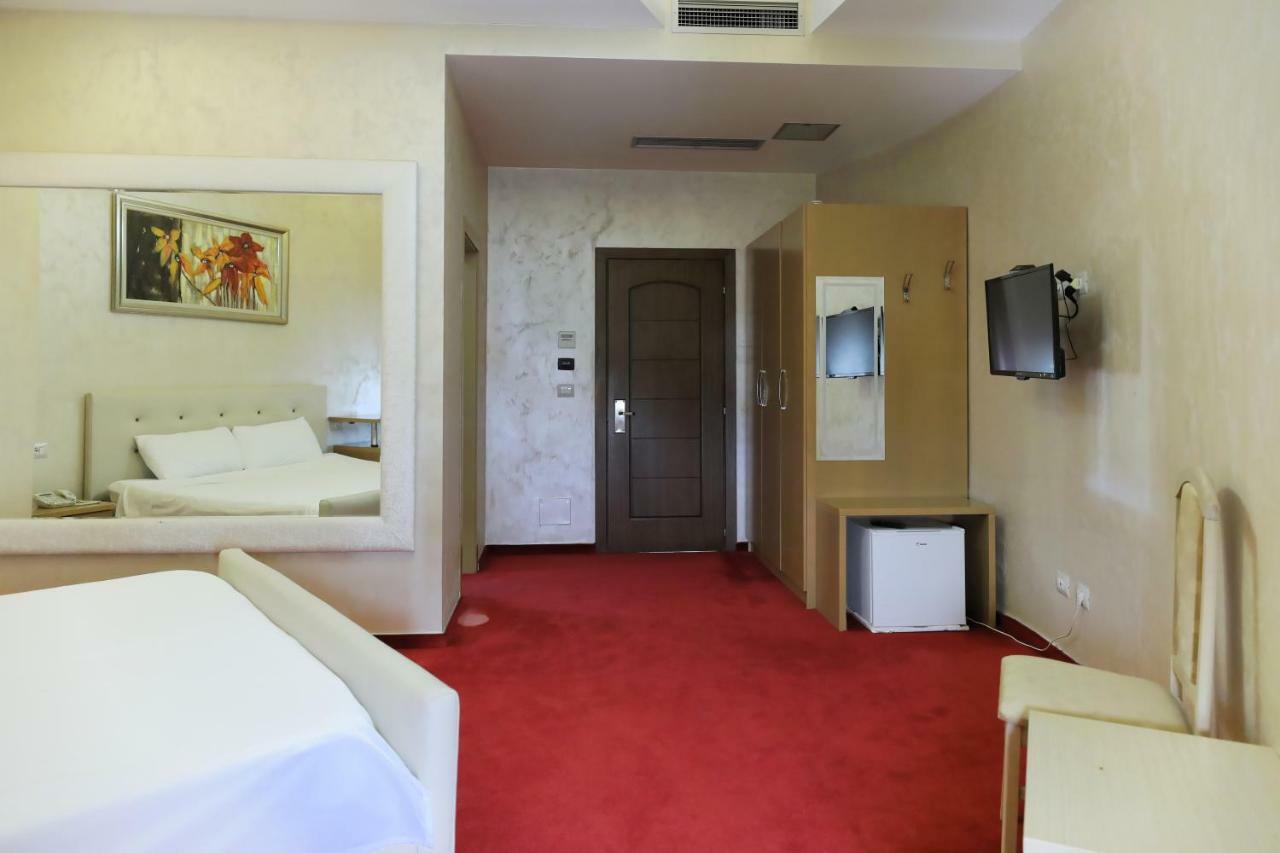 Hotel Gjuta تيرانا المظهر الخارجي الصورة